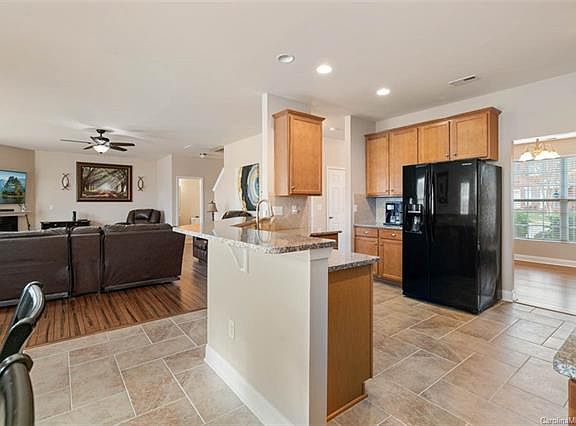 5th image of 208 Margaret Hoffman Dr