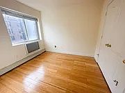4th image of 14137 Pershing Cres