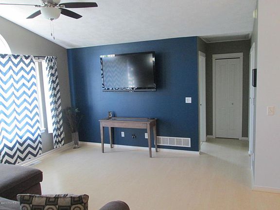 5th image of 2513 Orchard View Dr NE