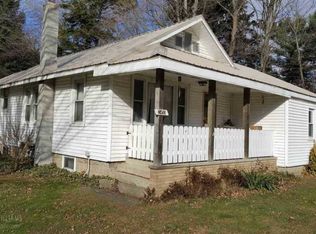 2450 Lakeshore Rd, Applegate, MI 48401