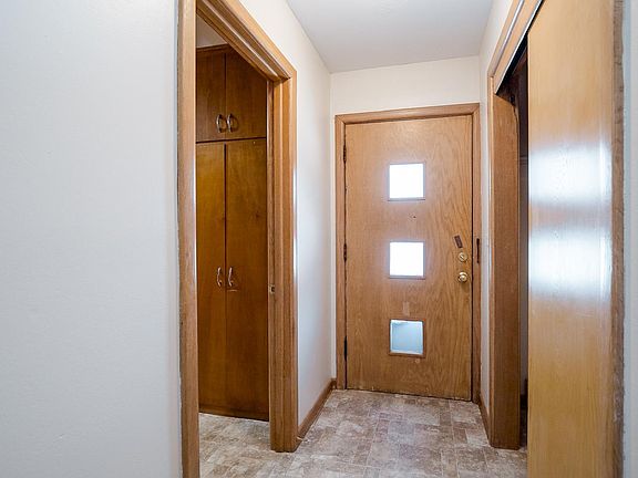 3rd image of 3215 S 48th St APT 1