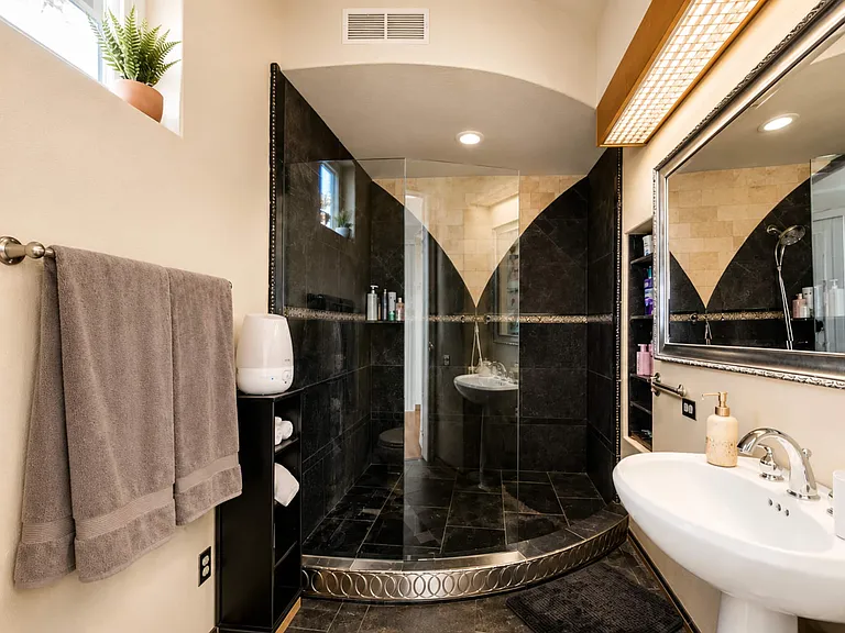 4350 Alta Mira Dr — Photo 22