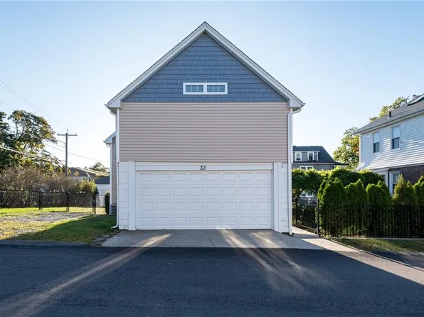 32 Orchard St, North Providence, RI 02911
