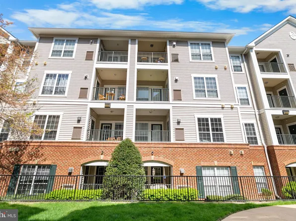 4852 Eisenhower Ave Unit 342, Alexandria, VA 22304
