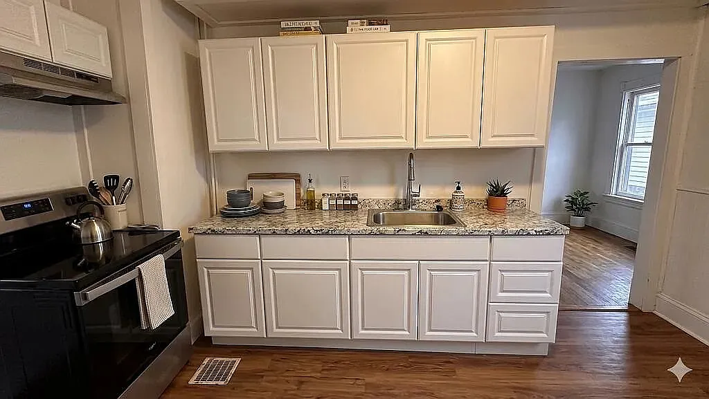 2 bed, 1000 sqft, $1,450 — Photo 2