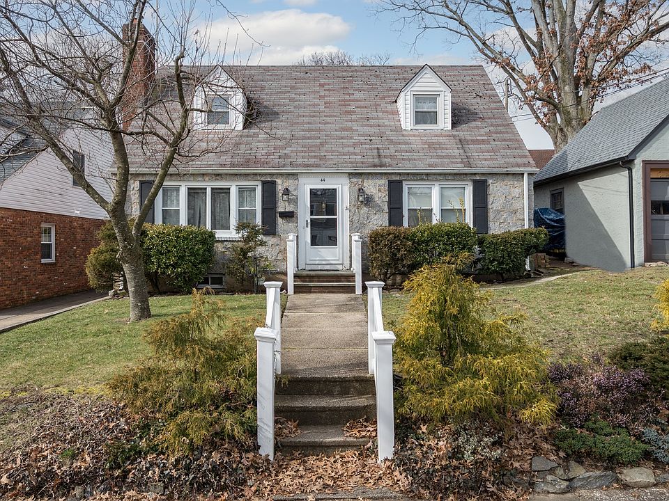 1st image of 44 Clover Ave