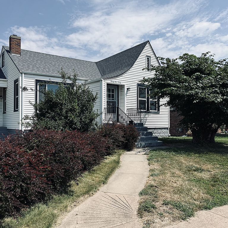 3460 8th Ave - Property Image