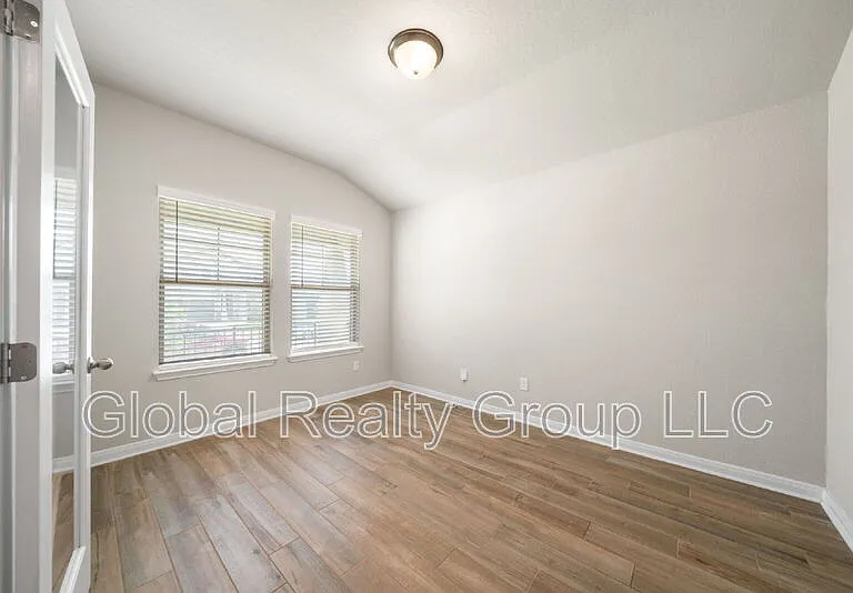 1220 Ella Xing — Photo 17