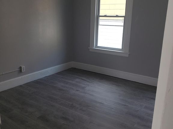 4th image of 31 Vermont St #2