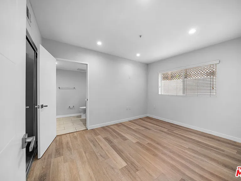 8532 Cashio St #101 — Photo 12
