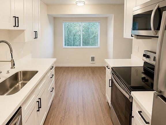 3rd image of 321 Poppy Rd #311