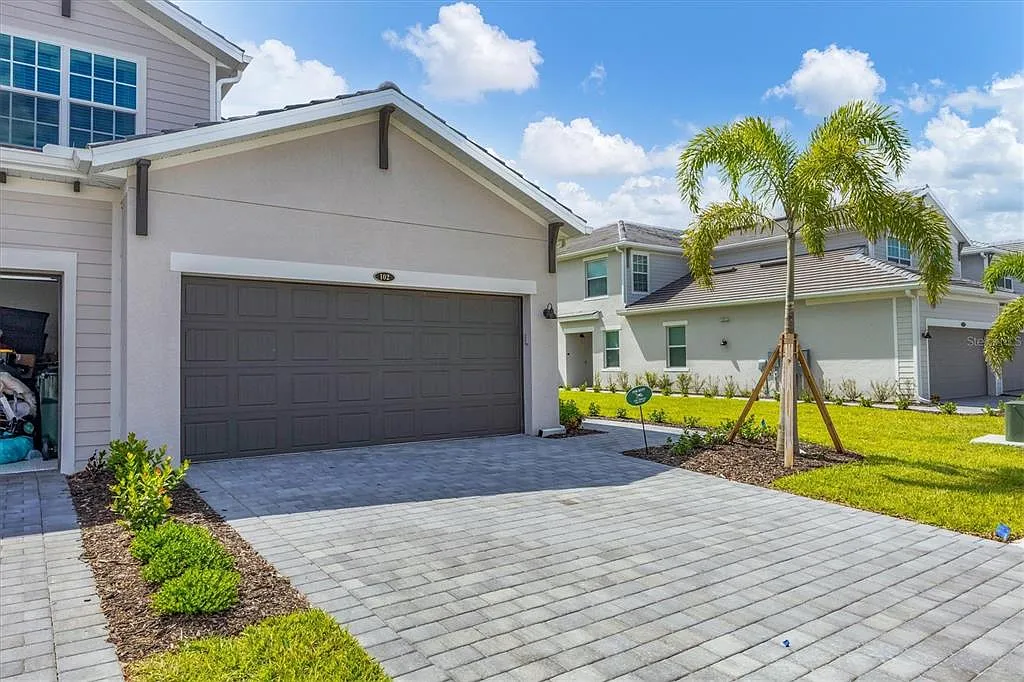 3 bed, 2.0 bath, 1741 sqft, $7,500 — Photo 1