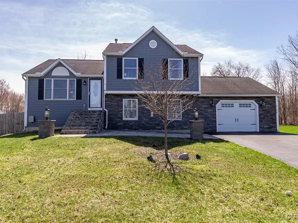 5128 Old Barn Rd, Clay, NY 13041