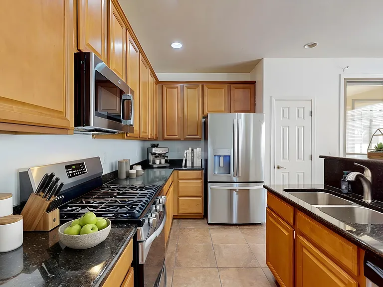 7123 W Festival Way — Photo 9