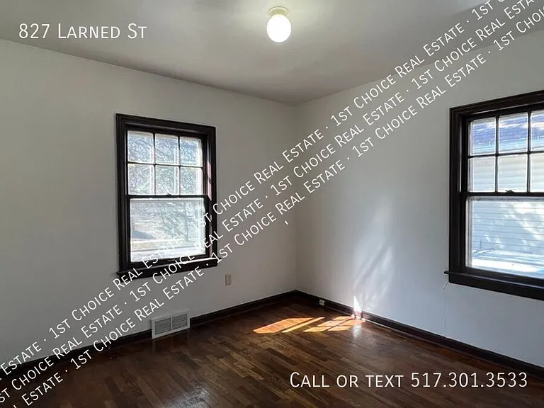 827 Larned St — Photo 10