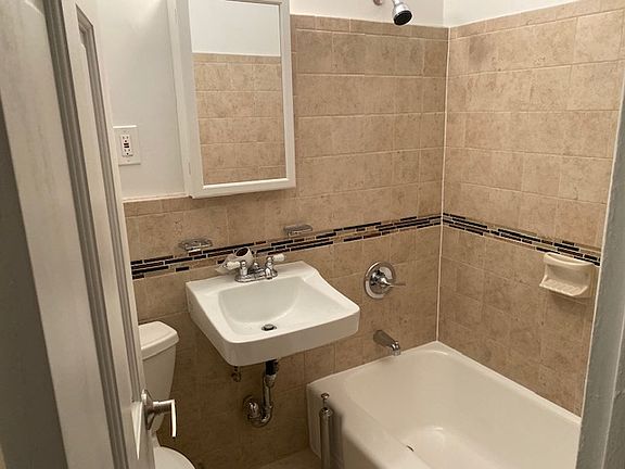 4th image of 141 E 13th St Frnt 1