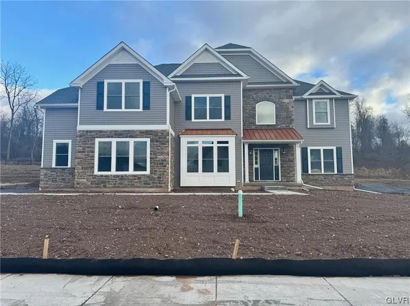 2530 Stonewall Dr #63, Center Valley, PA 18034