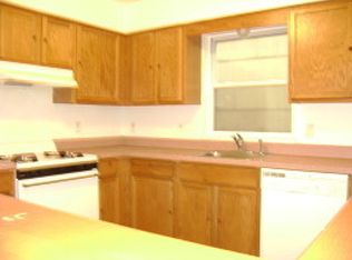 710 S 10th St, Newark, NJ 07108