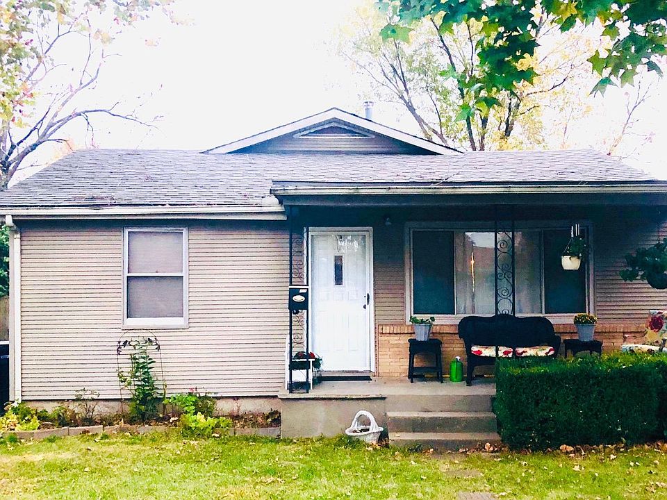 1st image of 715 W 12th St