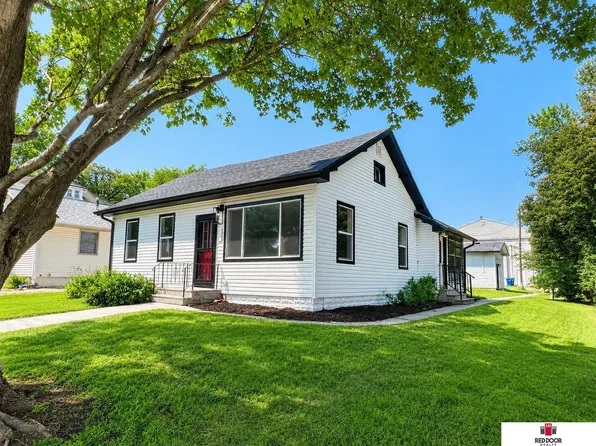 108 Pine St, Ceresco, NE 68017
