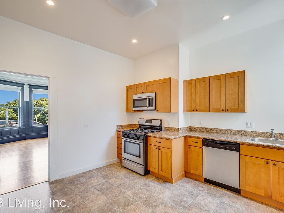 1st image of 524 Ashbury St #6