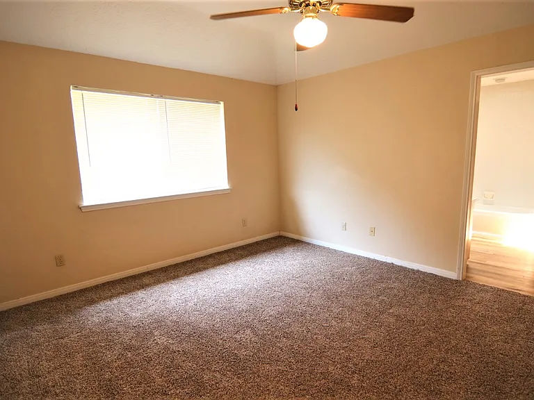 5855 Baird St — Photo 7