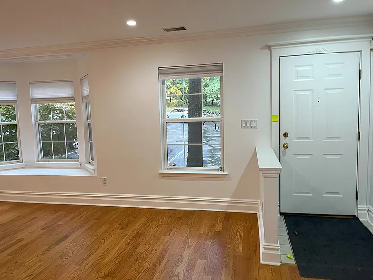 2417 Stanhope Ct — Photo 4
