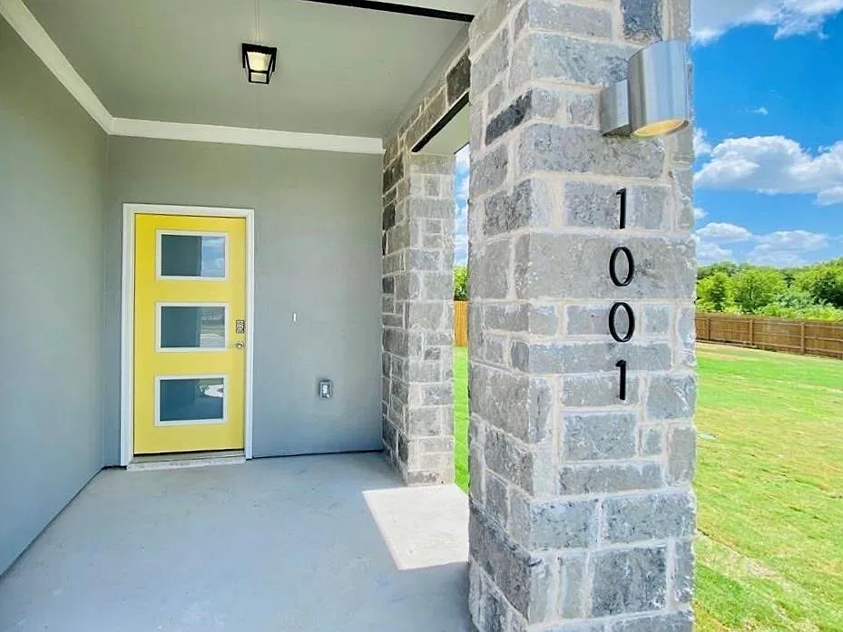 3 bed, 2.5 bath, 1847 sqft, $2,250 — Photo 2
