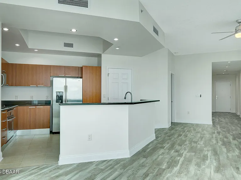 241 Riverside Dr #2509 — Photo 8