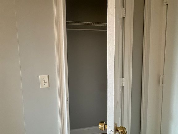 4th image of 65 Plaza Ave #6