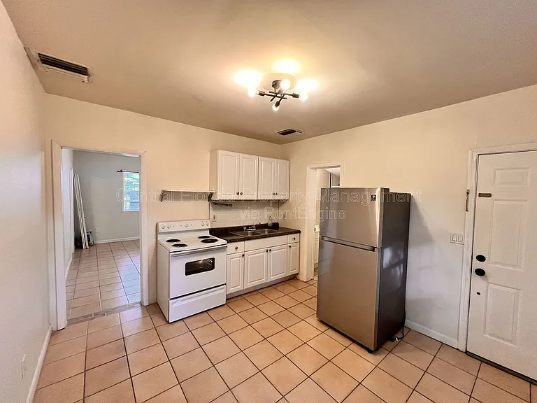 108 E Winter Park St — Photo 3