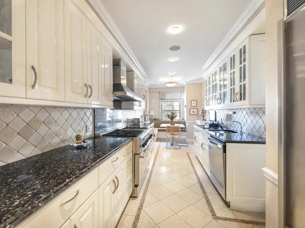 785 5th Avenue image 10 of 14