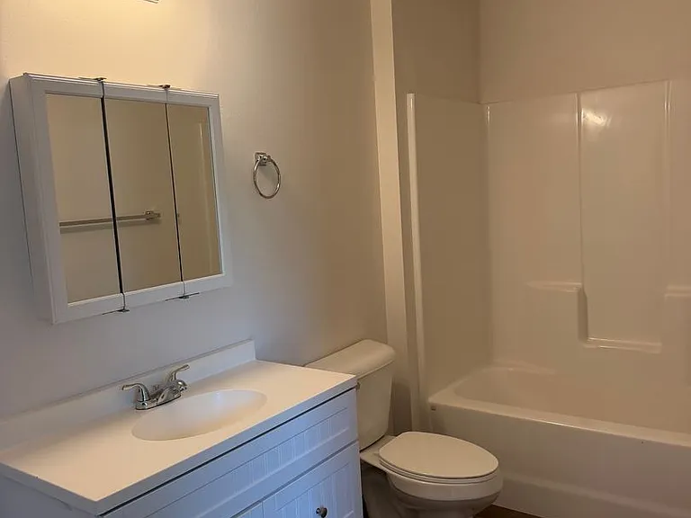 745 Cottonwood Ct — Photo 6