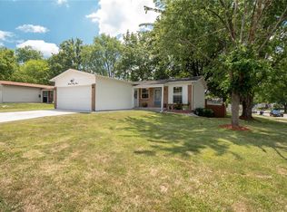 1343 Kew Gardens Dr, Florissant, MO