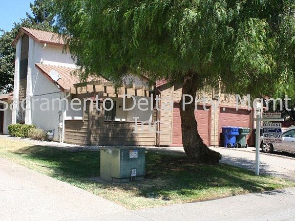 2nd image of 1239 Pebblewood Dr