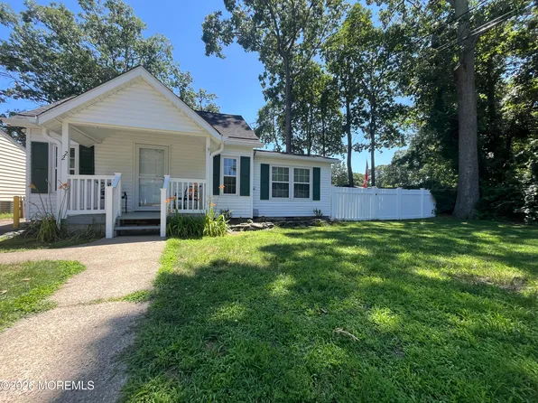 22 Locust Ct, Brick, NJ 08723