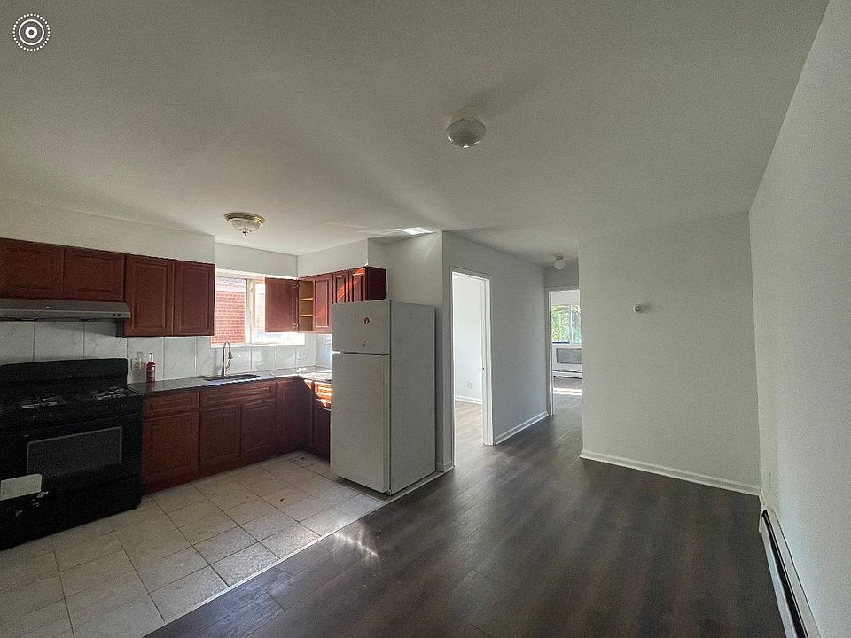 1st image of 147-21 Barclay Ave #2-3