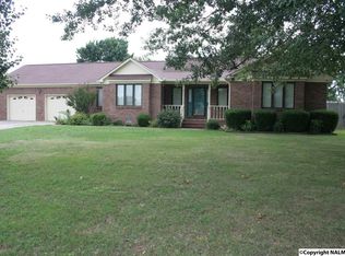 1707 Bellview Dr, Athens, AL 35611