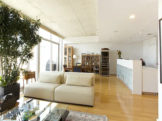 Sold by Sotheby's International Realty | media 11