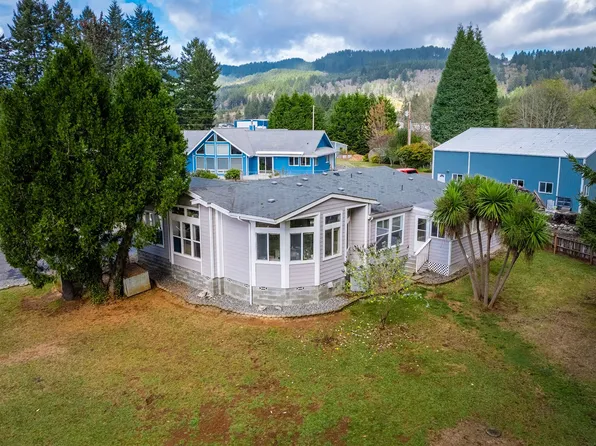 97113 Hilltop Dr, Brookings, OR 97415