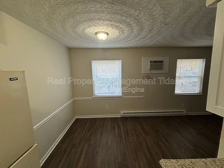 6255 Alexander St #6 — Photo 10