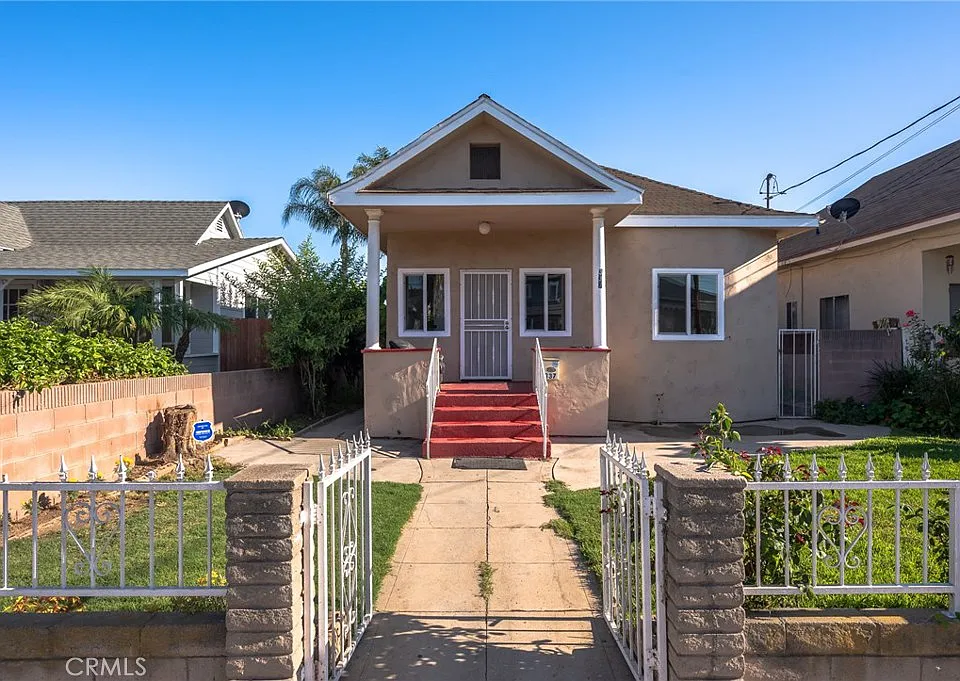 337 W 10th St