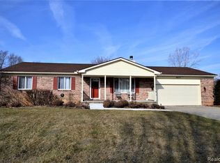 4631 Desert Bridge Ct, Highland, MI 48356