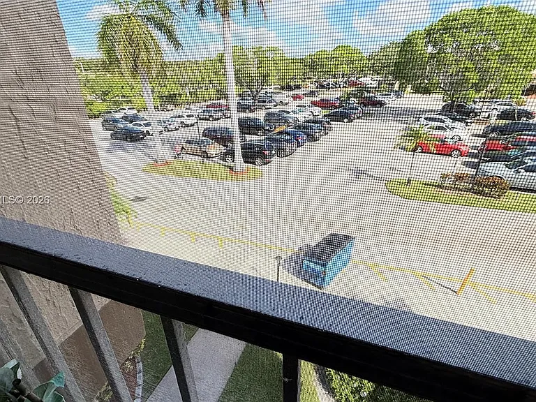 240 Lakeview Dr #306 — Photo 15