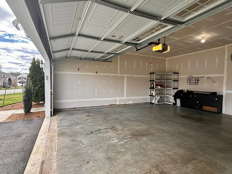 145 Holly Hill Dr — Photo 26