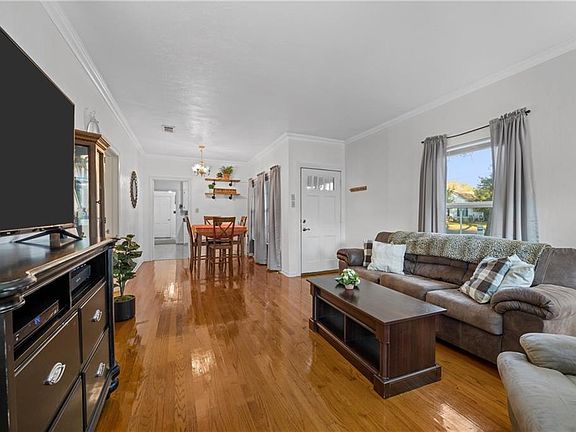 3rd image of 1128 W 8th St