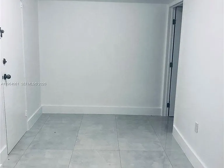 10185 Collins Ave #209 — Photo 2