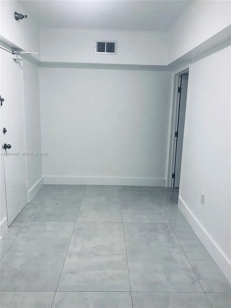Building Photo - 10185 Collins Ave #209