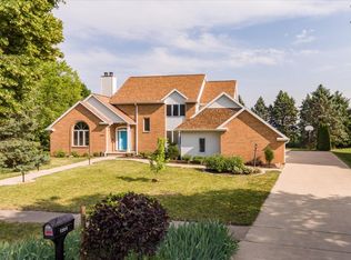 1205 Wilshire Ct, Champaign, IL