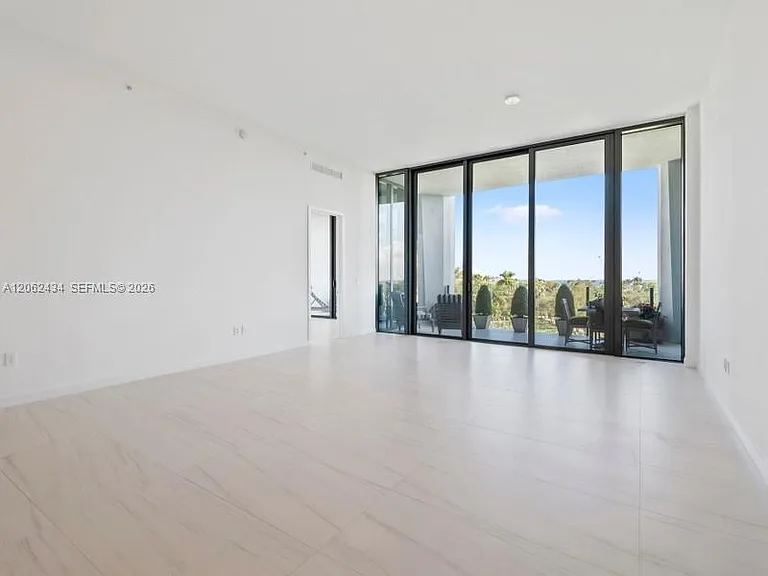 2811 S Bayshore Dr #5C — Photo 8
